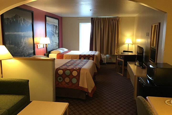 Room 15 of 25