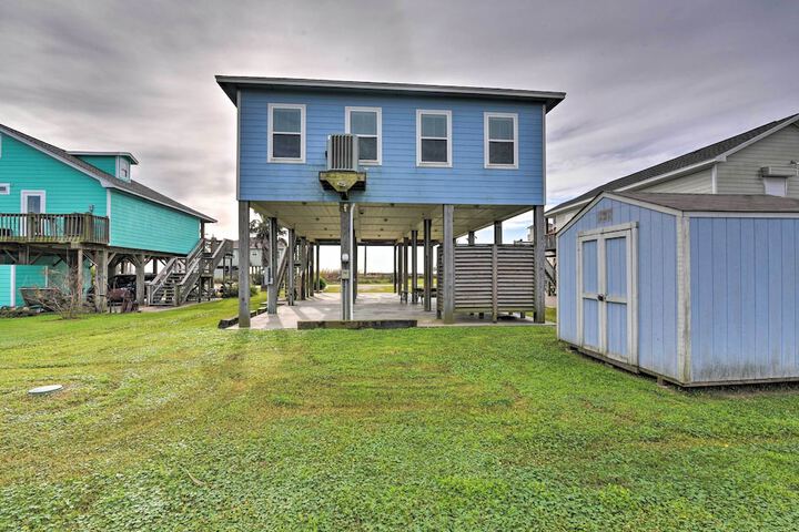Ocean View & Grill: Crystal Beach Bungalow!