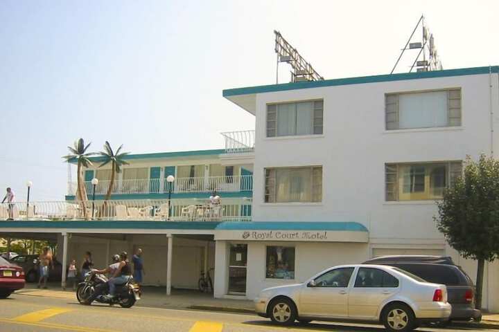 Hotel 2 of 72
