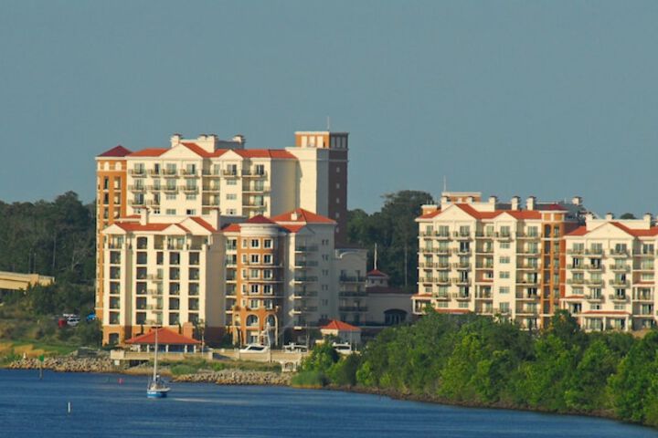 Hotel 6 of 100