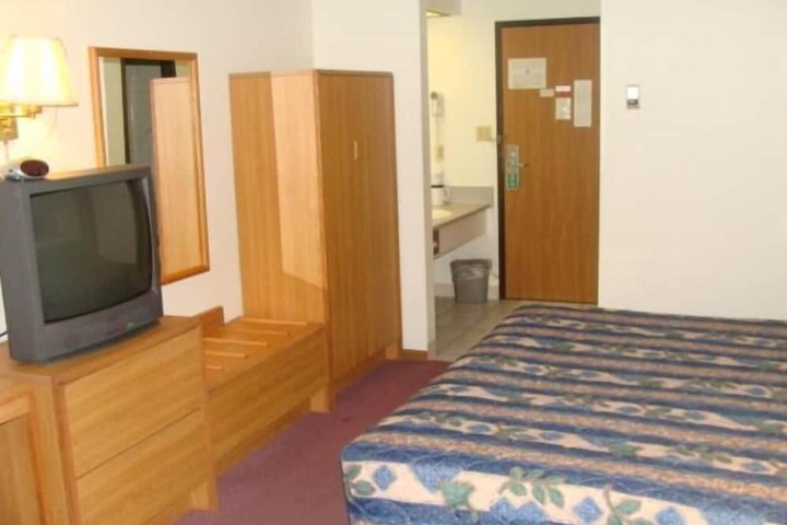 Room 26 of 40