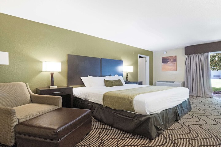 Room 21 of 31