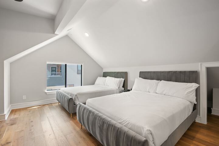 Room 211 of 250
