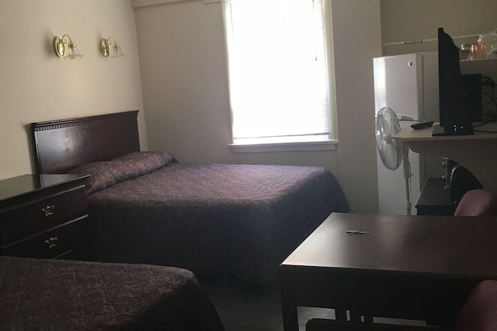 Room 14 of 22