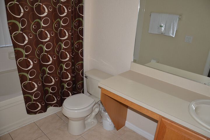 Room 13 of 16