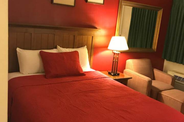 Room 27 of 39