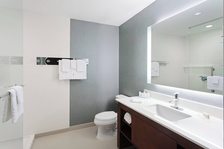 Room 14 of 26