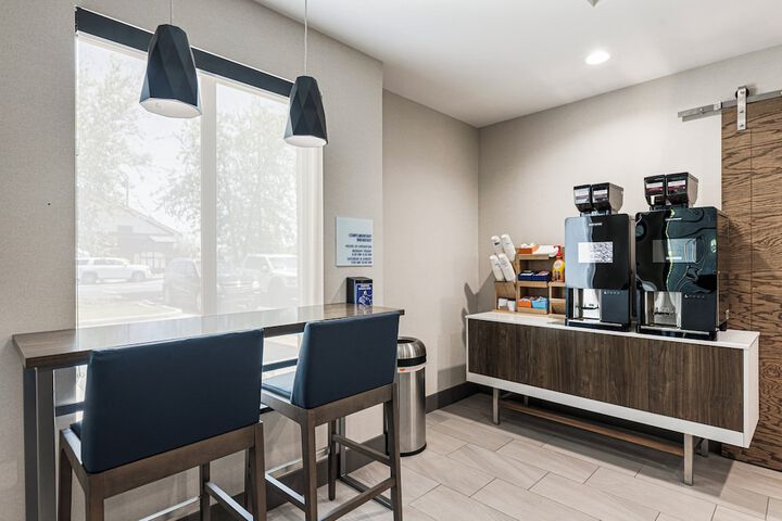 Holiday Inn Express & Suites Buford NE - Lake Lanier by IHG