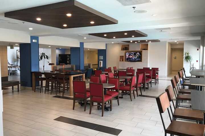 Holiday Inn Express Hotel & Suites Tracy by IHG