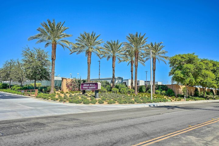Indian Wells Oasis w / Pool: Walk to Tennis Garden!