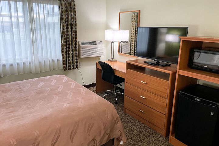 Hudson Inn & Suites