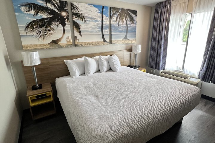 Room 25 of 27