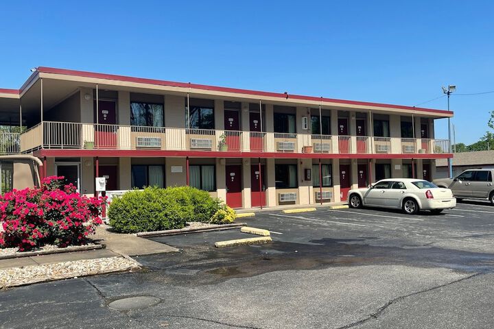 Hotel 7 of 25