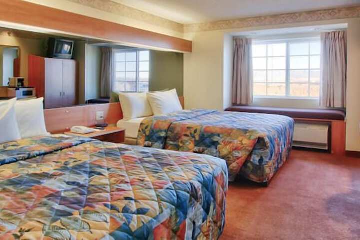 Western Skies Inn & Suites