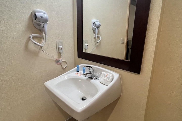 Room 10 of 71