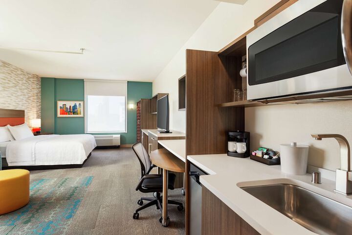 Room 16 of 37