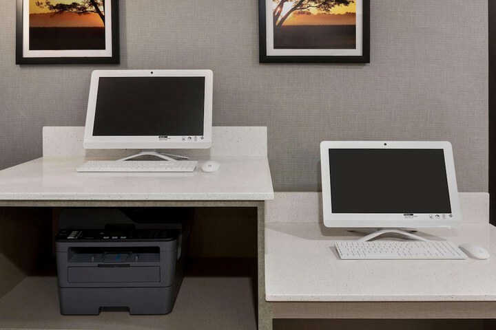 La Quinta Inn & Suites by Wyndham Dublin