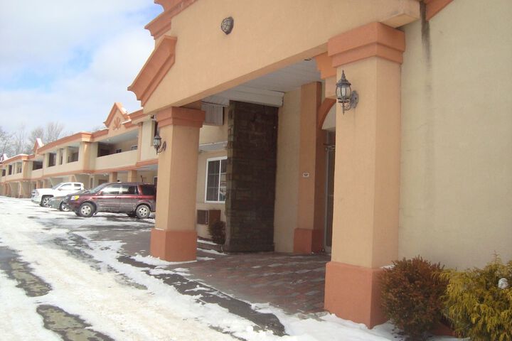 Hotel 4 of 34