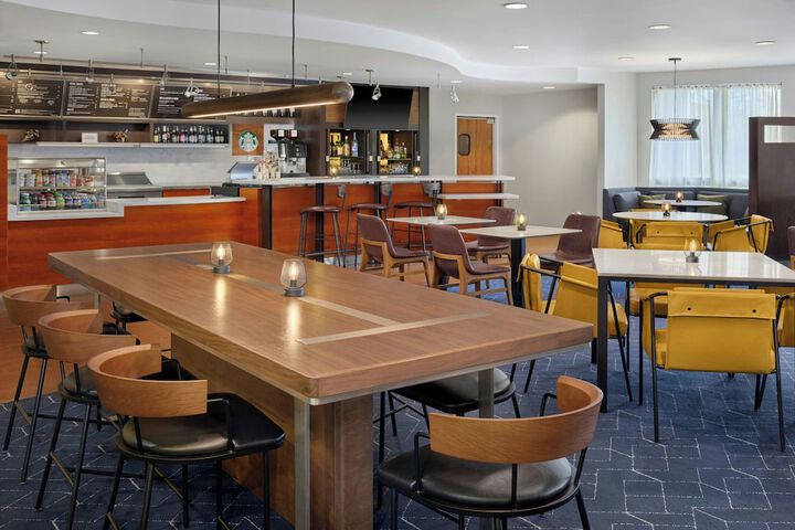 Courtyard by Marriott Kansas City Shawnee