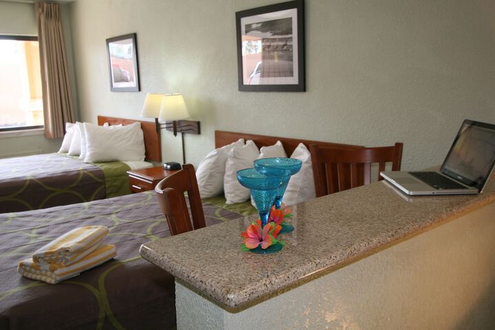 Room 16 of 26