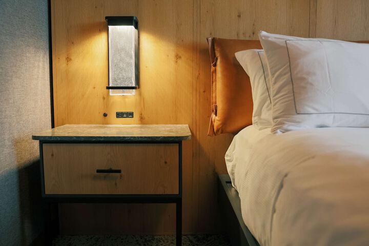 Room 80 of 227