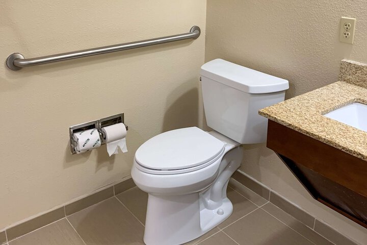 Room 9 of 36