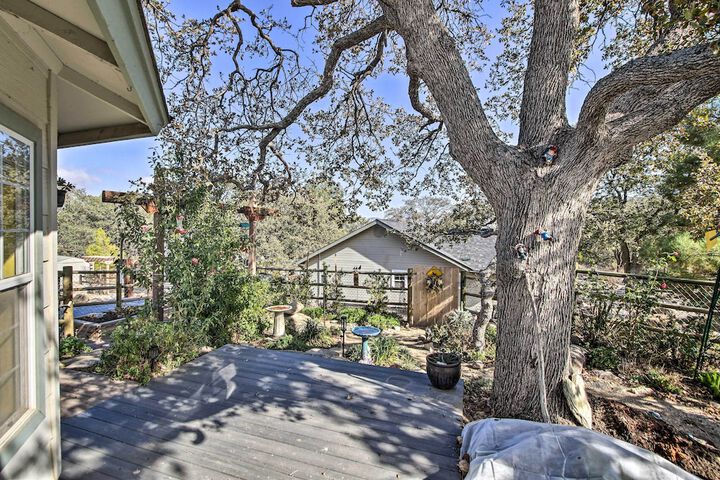 Welcoming Tehachapi Home w / Deck & Grill!