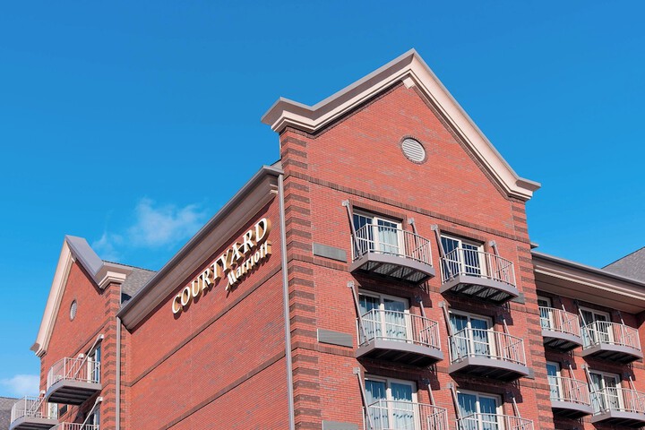 Courtyard by Marriott Holland Downtown
