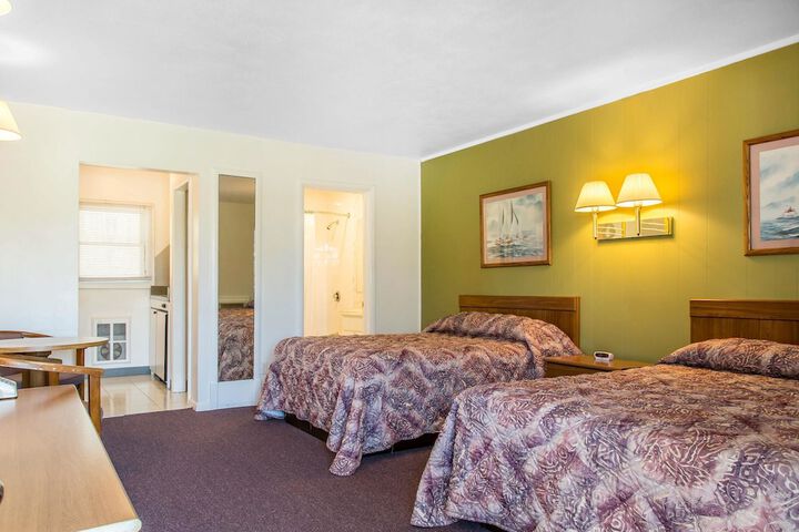 Room 11 of 22