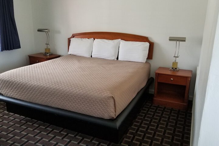Room 9 of 22