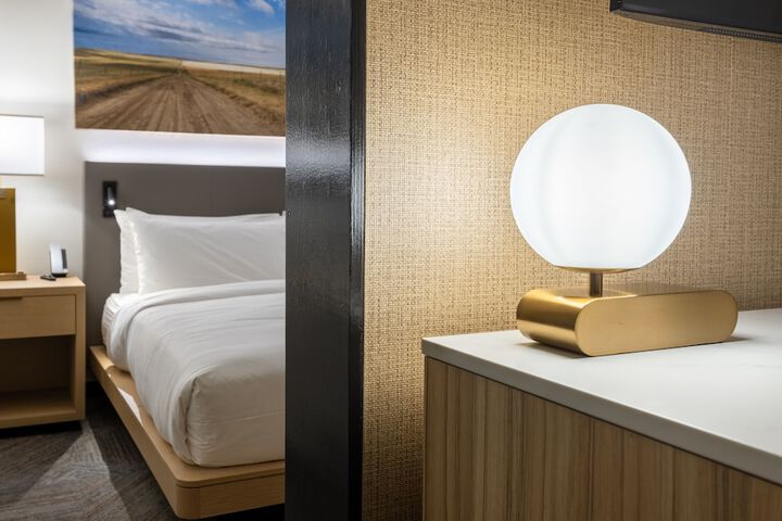 Room 32 of 63