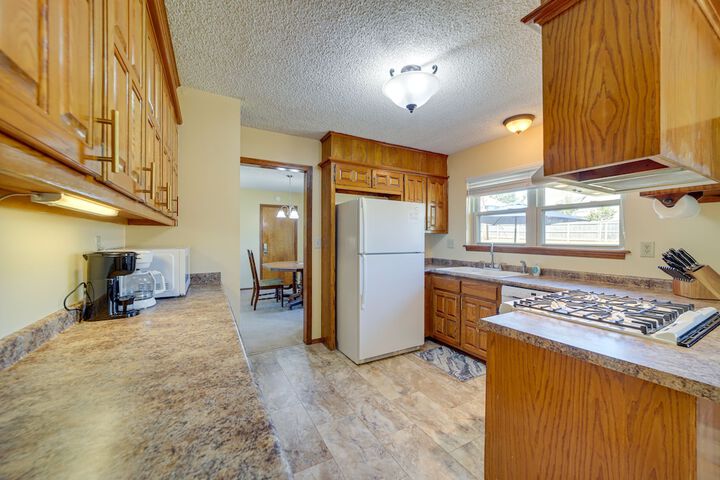 Quiet Oklahoma Home - Close to Golf Courses!