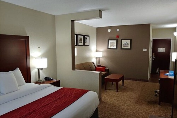 Room 39 of 61