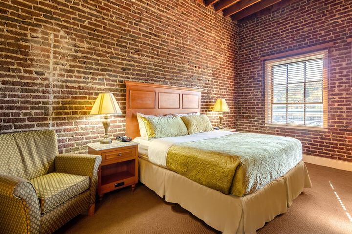 Jackson Park Inn an Ascend Collection Hotel