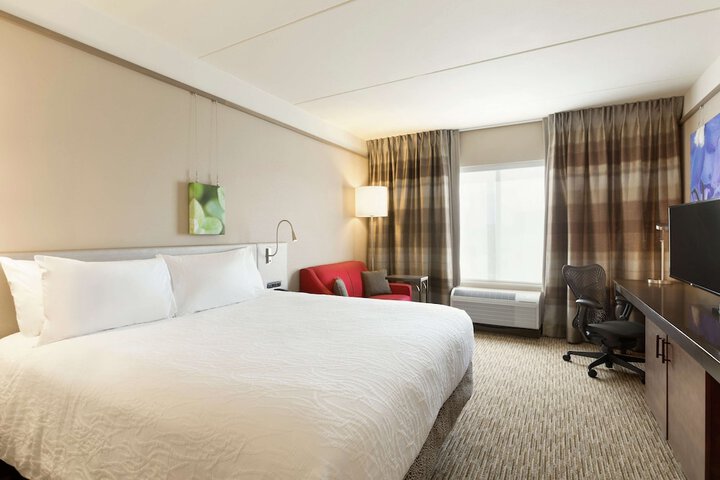 Room 8 of 33
