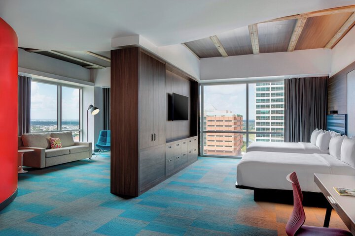Room 11 of 25