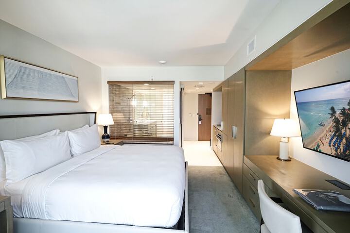 Room 50 of 93