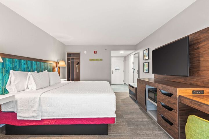 Room 25 of 36