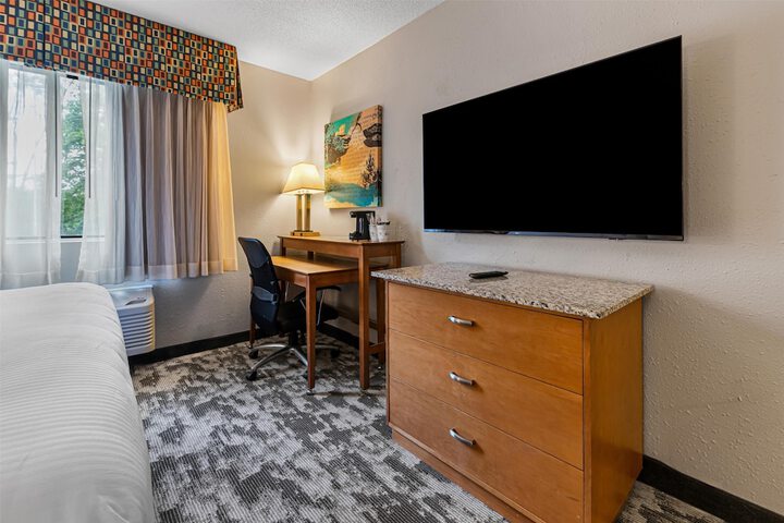 Best Western Ambassador Inn & Suites