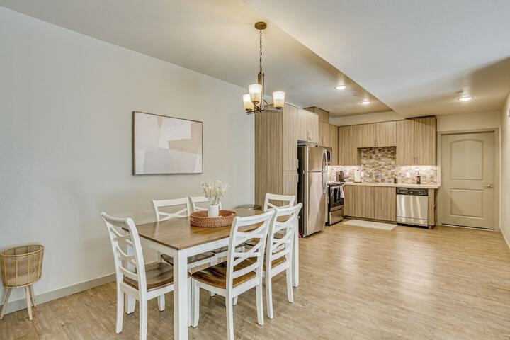 By Seaport Village & Navy Base! Chic Condo w / Pool