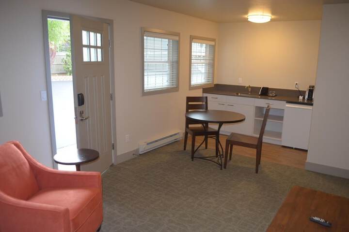 Room 32 of 40