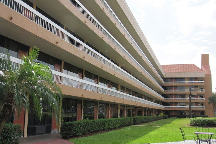 Hotel 2 of 49