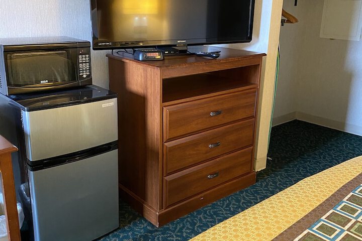 Room 2 of 16