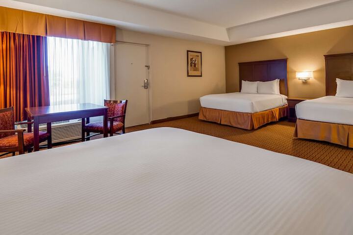 Room 8 of 25