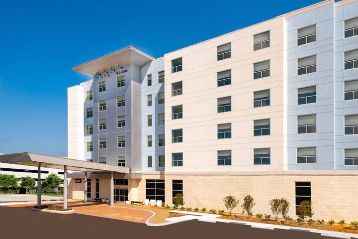 Hotel 2 of 58