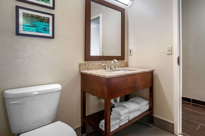 Room 10 of 52