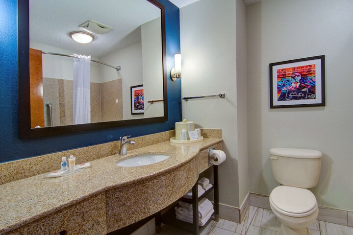 Room 25 of 59
