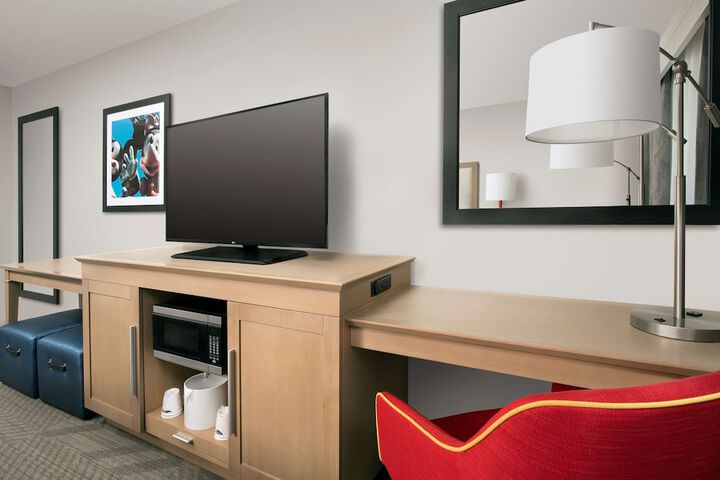 Room 10 of 34
