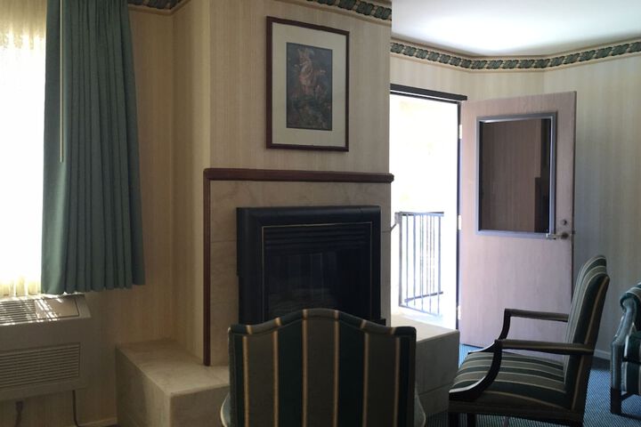 Room 19 of 41