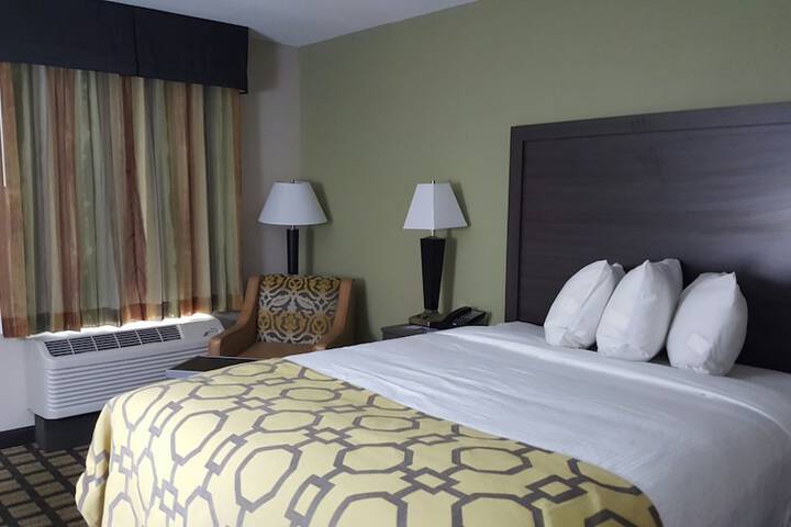 Baymont by Wyndham Clarksville